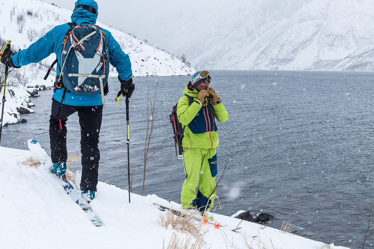 369